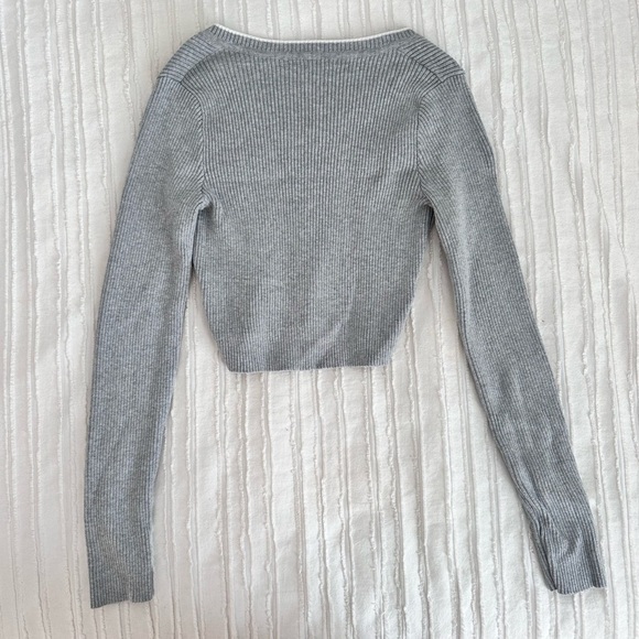 Brandy Melville Gray Ribbed Long Sleeve Top - Picture 5 of 5